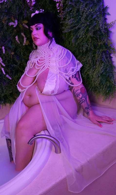 marilynmilkedme image #2
