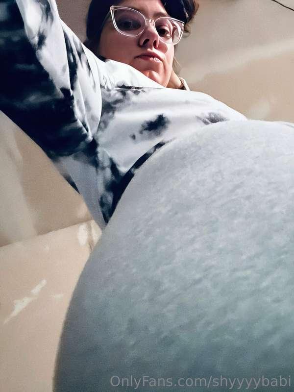 Just chillin’ right now. 😘🍑