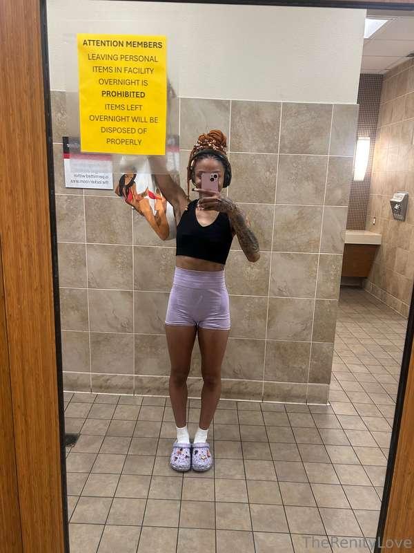 Would you fuck me fresh out the gym? 