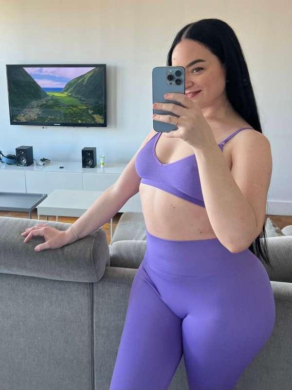 Have you seen me get plowed and creampied in this yet?
https..