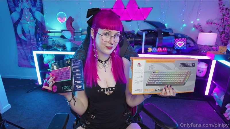 Live on http://twitch.tv/pinipy for an unboxing and then per..