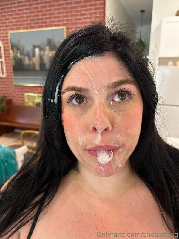 Making me a pretty cumslut  New video out Friday with @devil..