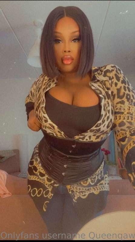 Waa wareeey SamSam aa I maaday the hottest Somali girl on ea..
