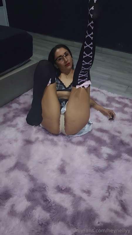 Legs up, mood up. What are you thinking of doing with me rig..