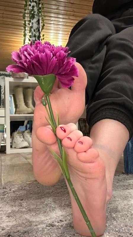My feet need a flower from you!