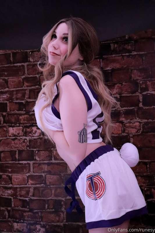 Thank you so much to everyone who is new here :D! Welcome! r..