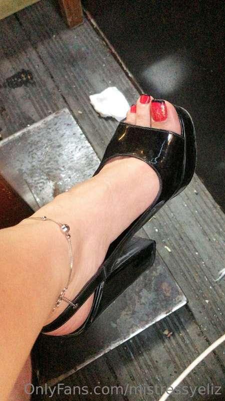 feet