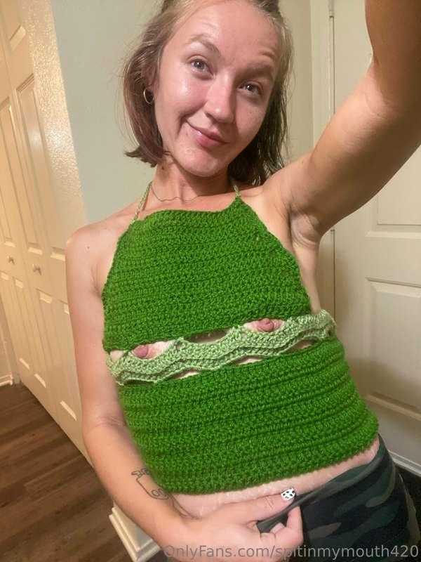 How do you like my new top I crocheted, I made it especially..