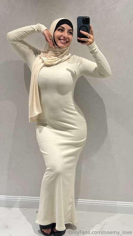  😍White is my favorite color that goes well with everything ..