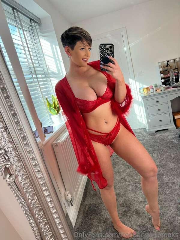 For all my naughty adventures inc multiple daily uploads of ..