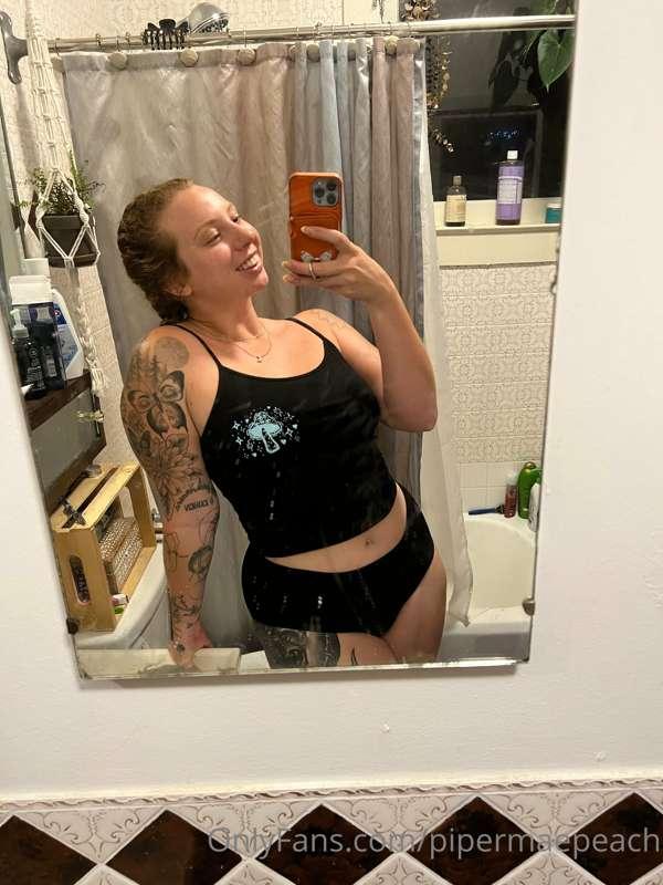 I love my new mushroom crop top 🍄 my swollen breasts really ..