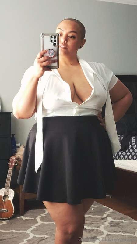 Happy Wednesday 😘 this collared top was supposed to go with ..