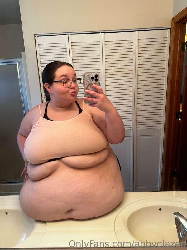 Happy Hump Day cuties!!
Look at all these humps I have!!! 
G..