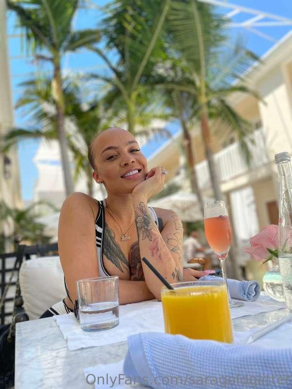 A good mood looks even better on me ☀️