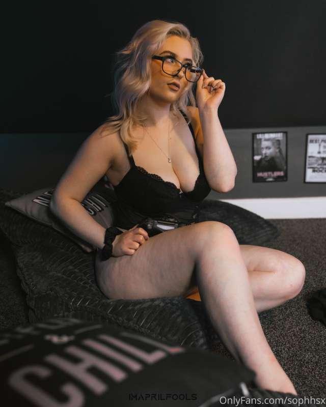 Would you like me to teach you how to play?👀 👾