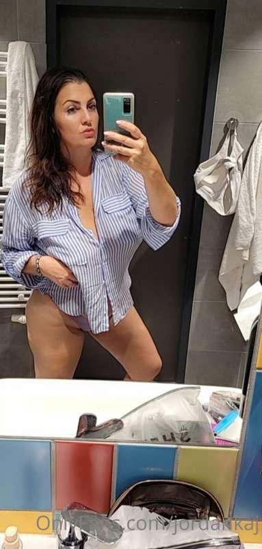 prasecinky v hotelu Budapest. Za 3..2..1... ve zpravach.