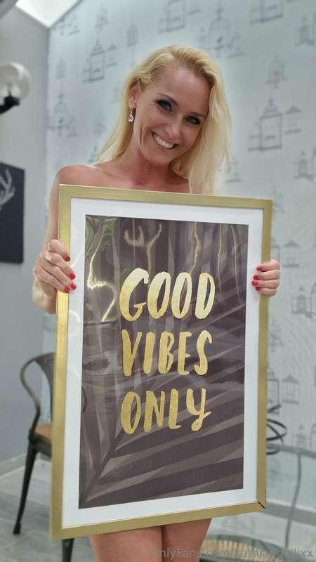 I hope you're having beautiful Saturday my loves...sending y..