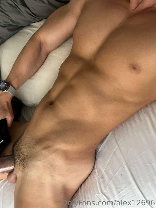 Wanna see I play with my 🍆 pump?