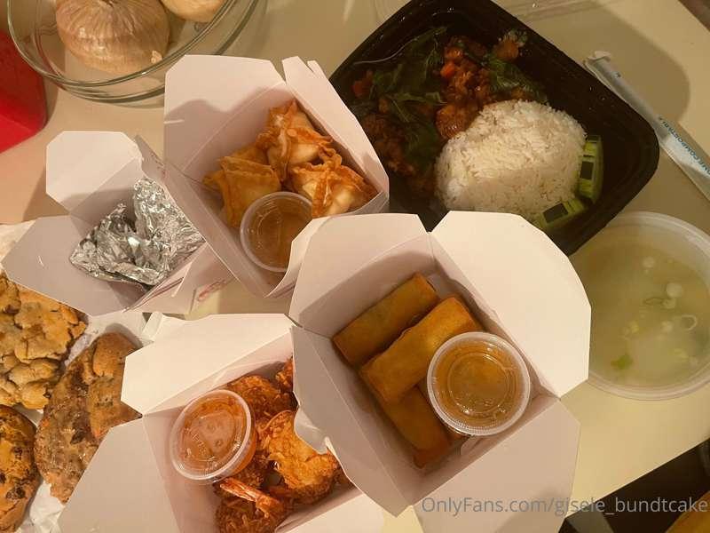 I ate so much including some half pound cookies… swipe for t..