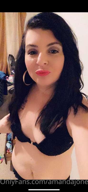 Happy Friday! Who’s excited for the weekend? 🙋🏻‍♀️