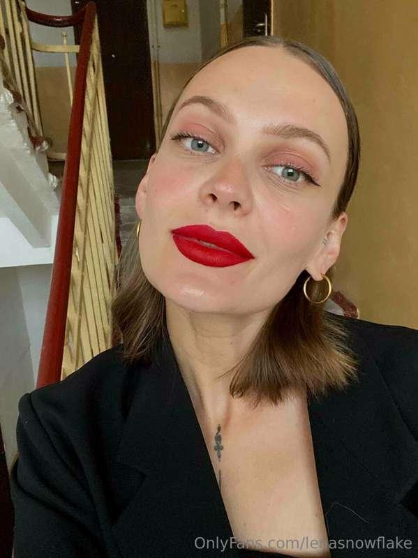 Today I got older 🤭🎉

I hope it doesn't scare anyone away 😂
..