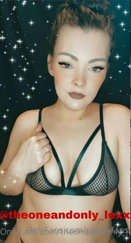 Check out this beautiful Milf
New to OF 🤩
sweet & innocent 😇..