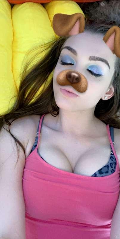just an innocent lil puppy dog🐶💘 blow me up with likes & com..