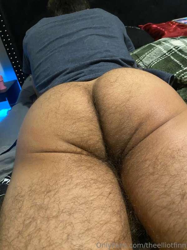 You walk into my room and see this 👀 what you doing? 🥵