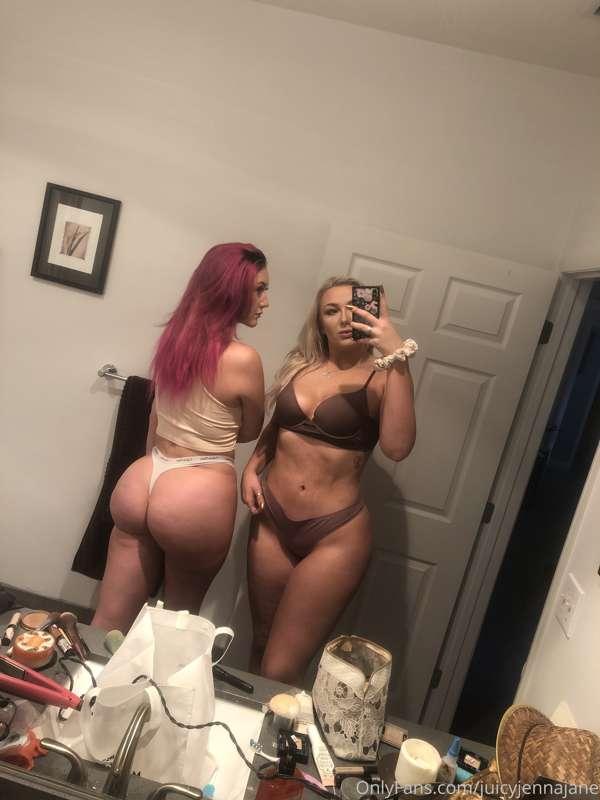Getting ready with @curvybelladevine