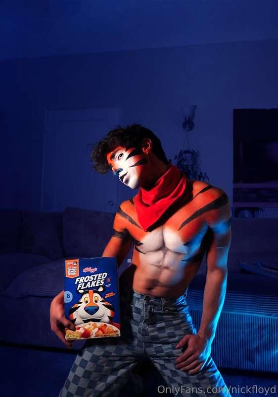 Also I've been doing a lot of body painting videos for my Yo..