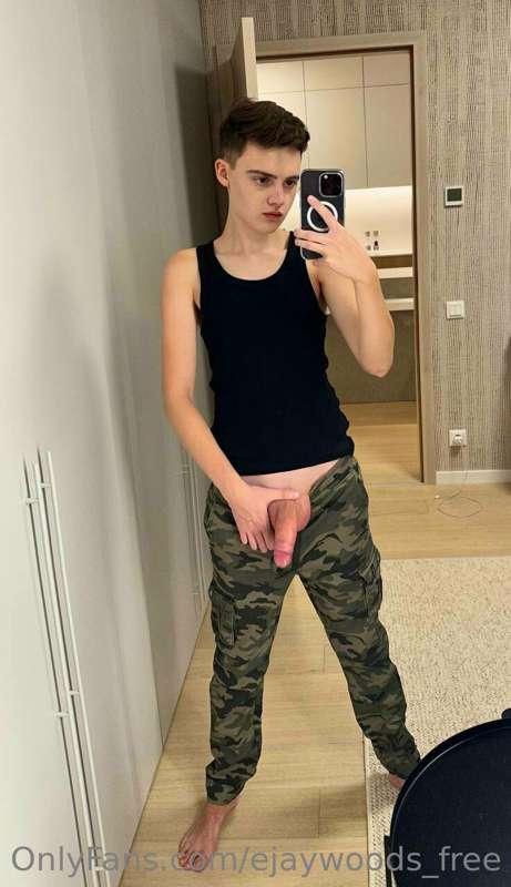 🔥 @kleinenvladvip 🥵 

Vlad is skinny Ukrainian 🇺🇦 twink boy ..
