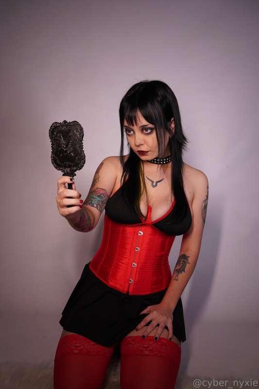 My first ever professional photoshoot <3  Hope you guys enjo..