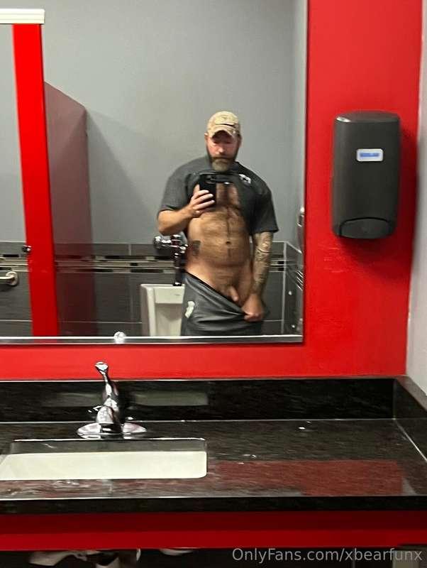 At the gym but no one in the bathroom to help me oit