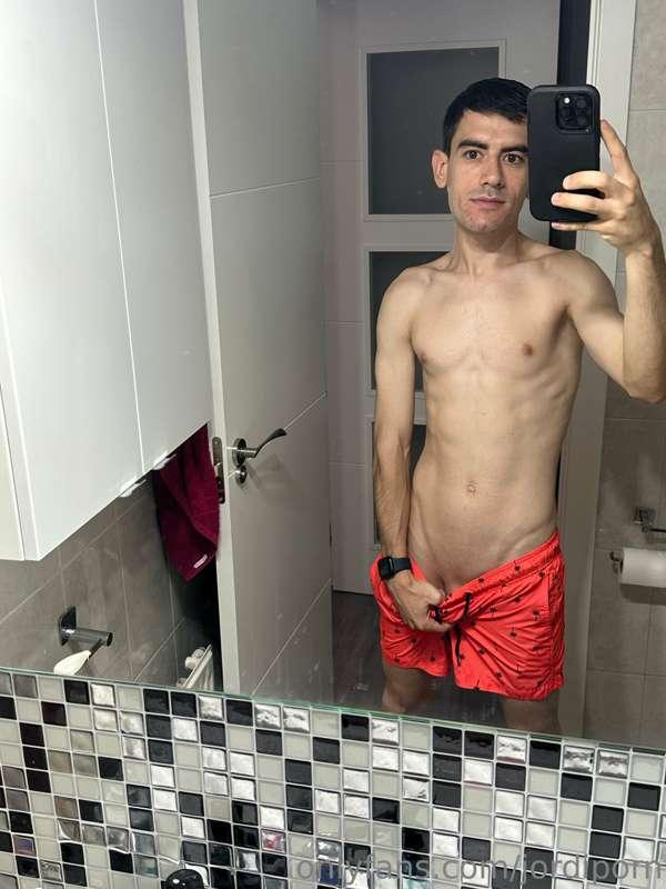If your new here cum say hi in the dms!!! If you've been fol..