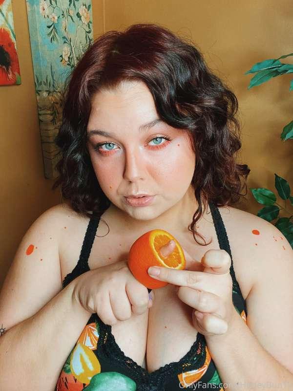 Full 🍊 photoset 🍊 from your artsy bbw gf....