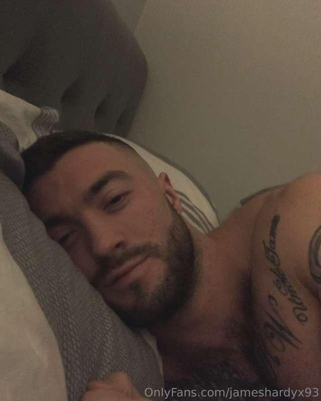 Would you be down to wake up to me ? 😝😍