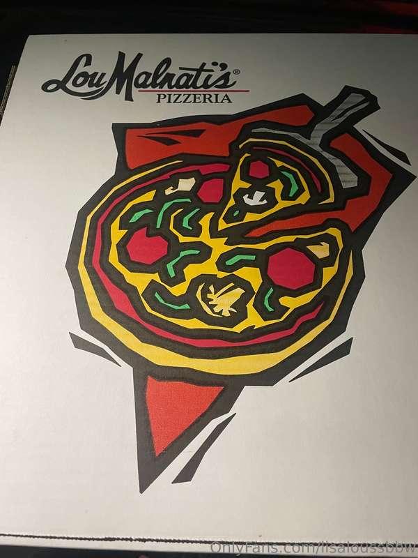 I’m in Chicago for the weekend and I got deep dish pizza IMM..