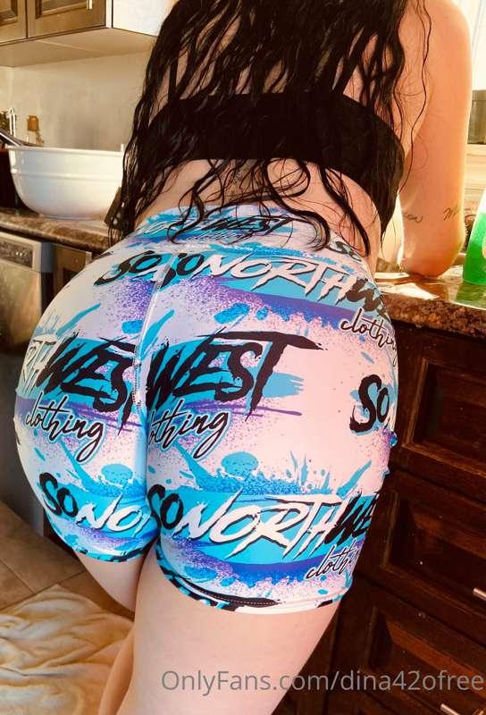 Going live tonight cum play with me 🤤 it’s gonna get nasty t..