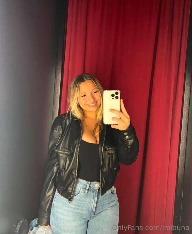 Ça doit être trop bien de le faire dans une cabine d’essayag..