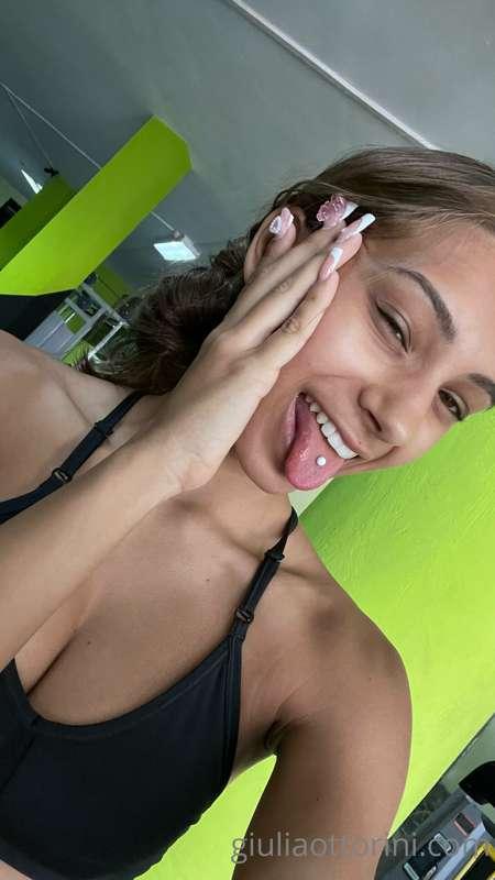 Chi si prende una pausa dall’allenamento insieme a me?❤️☺️