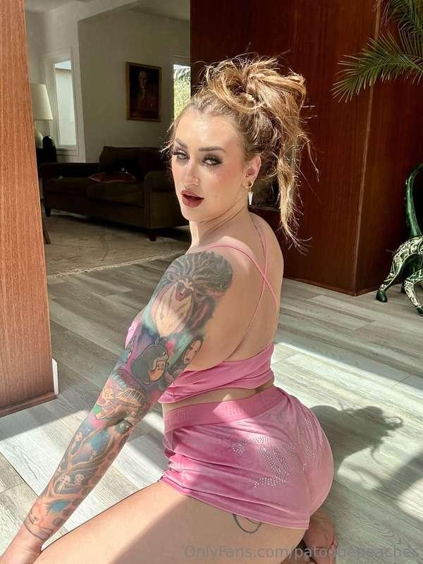 My butt is waiting for your hands... ready to spank me? 😈🍑