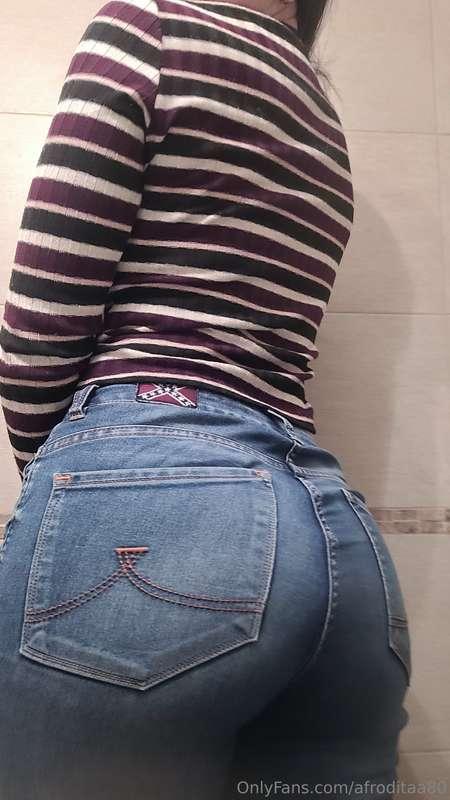 ❗️❗️❗️How do my jeans look? 💙💙💙💙💙