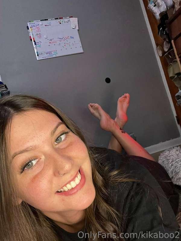 Haven't done the pose in awhile 🦶🏼 video coming tomorrow ;)