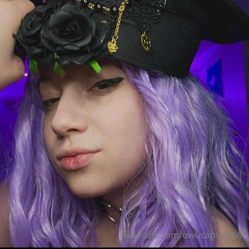 uwucaptain666 image #1
