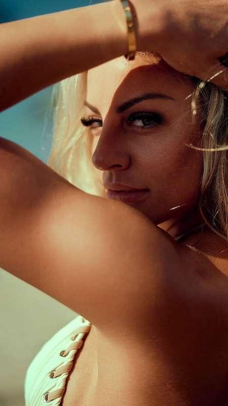 Kissed by sunshine 💋