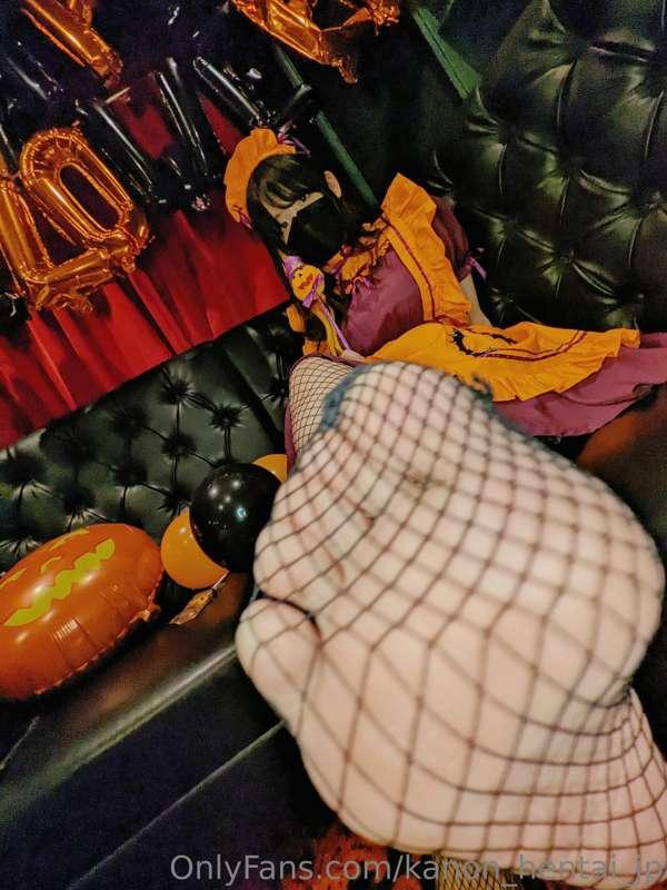 ハロウィン2日目！🎃

かのんに沼らないといたずらしちゃうぞっ！！！

Second day of Halloween!..