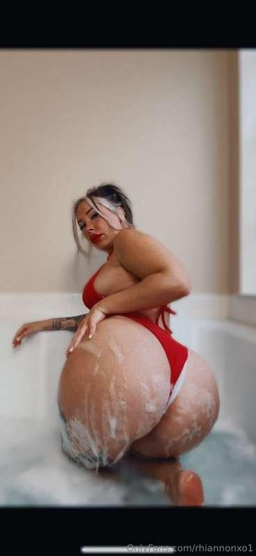 HAPPY MILF DAY  GIFT YOUR FAVORITE MILF  AND YOU SHALL RECEI..