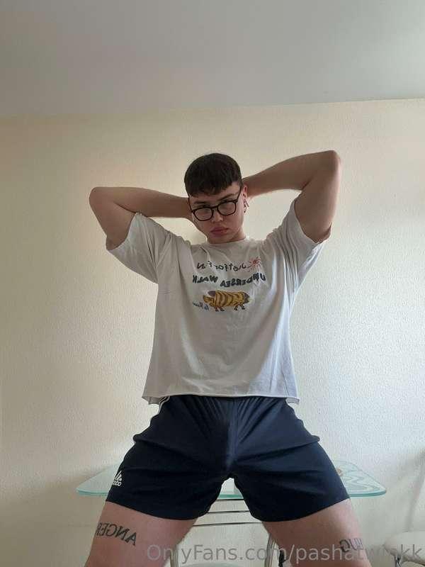 Guess my dick🍆 size and I send u my horny dick pic FREE🎁!