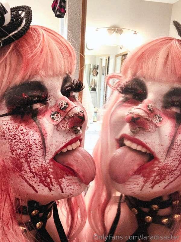 Just a silly little clown with a slobbery silly tongue 🤤