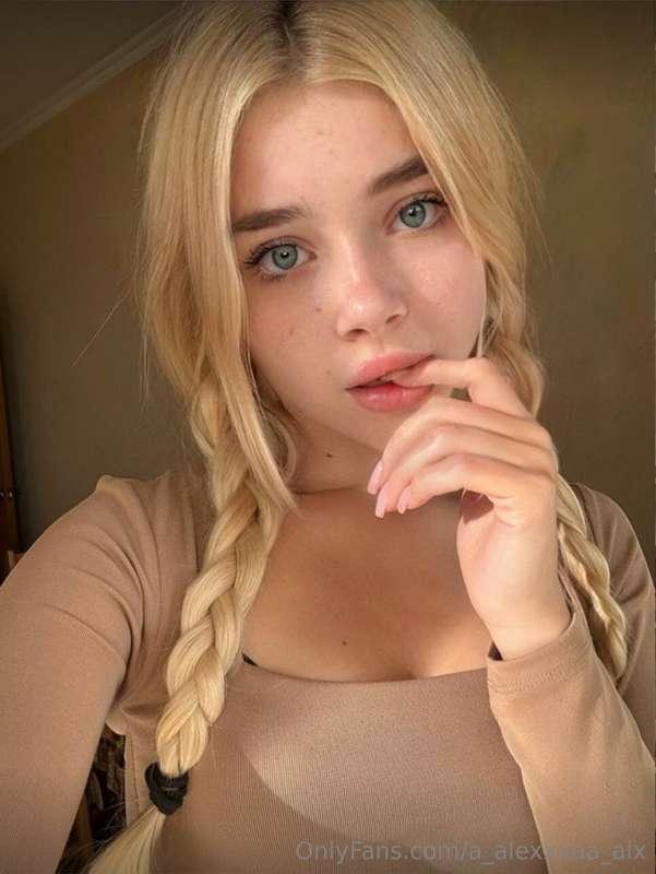 𝐅𝐑𝐄𝐄 𝐒𝐔𝐁👉 @candy_hotdoll 🙈🔞
Gorgeous doll for your hot desir..